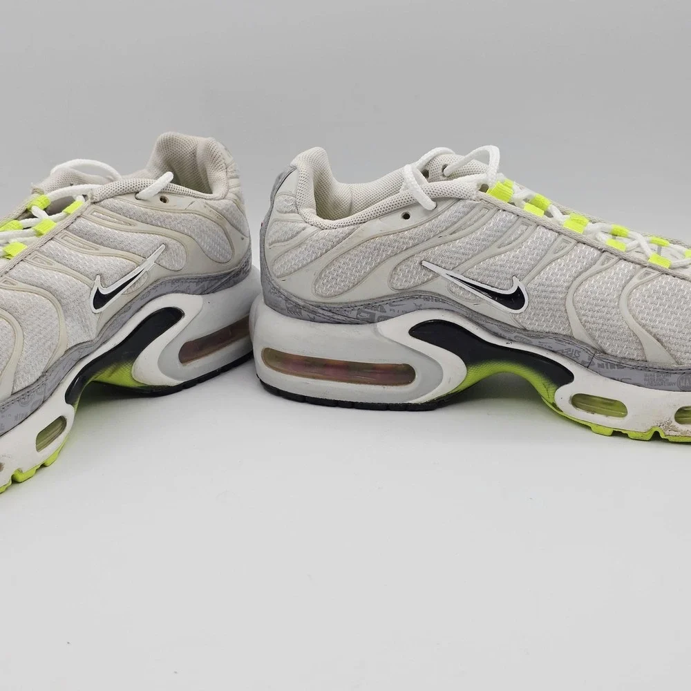 Nike‎ Air Max Plus Shoes Youth Size 6.5Y White Volt CD0609-015 Casual Sneakers